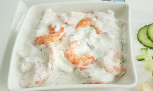 "Tsatsiki" prawn salad